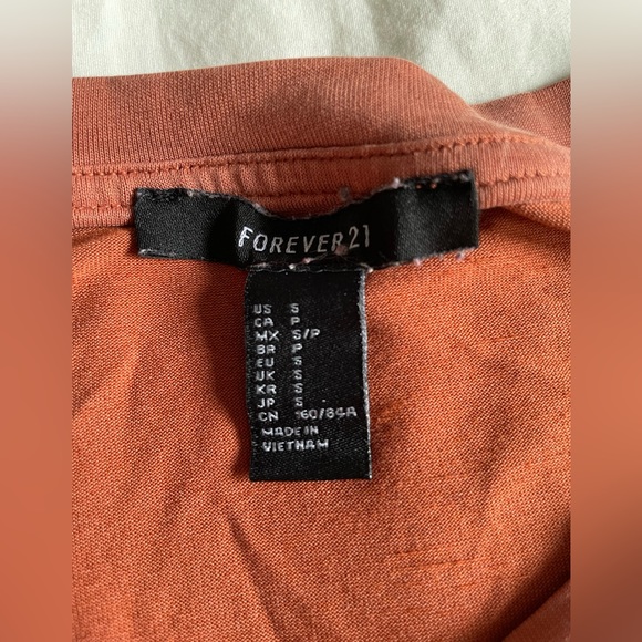 Copper colored t-shirt, jiggly fabric - Picture 4 of 13